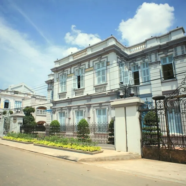 Rừng đước và cột mốc Đất Mũi