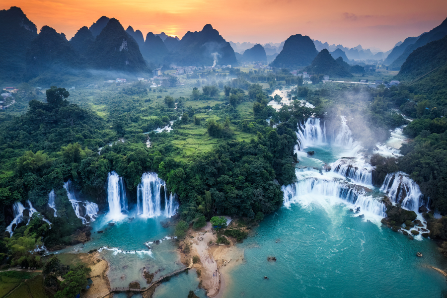DAY 4: THE THUNDERING WATERFALL | Cao Bang → Ban Gioc → Cao Bang (B/L/-)