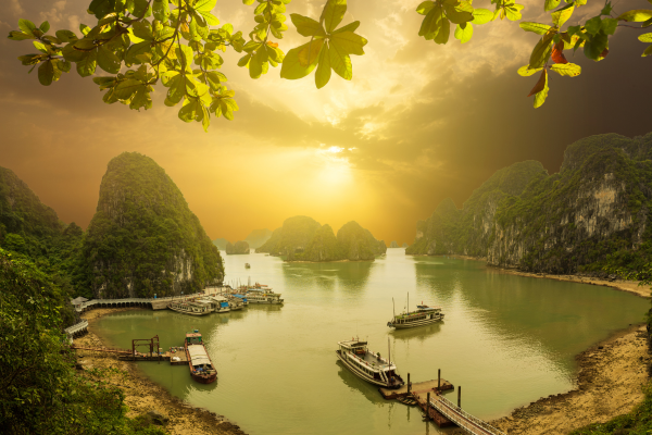 Halong Bay in a Day: A Legendary Escape (Hanoi – Halong Day Trip)