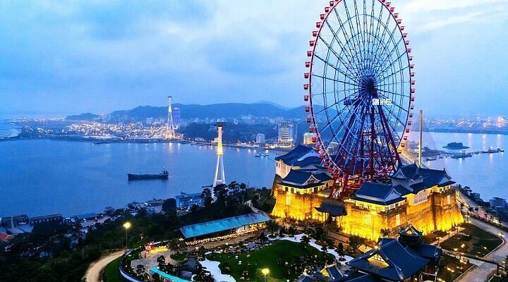 DAY 2: HALONG PARK - HANOI 						    ( BREAKFAST / - / - )