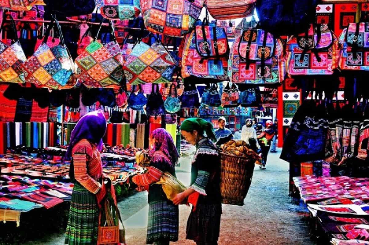 DAY 4: A FESTIVAL OF COLORS | Bac Ha → Hanoi (B/L/-)