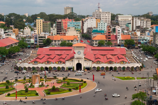 The bustling Ben Thanh Market