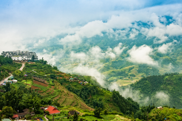 Echoes of the Highlands: A Sapa Journey by Bus (Hanoi – Sapa)