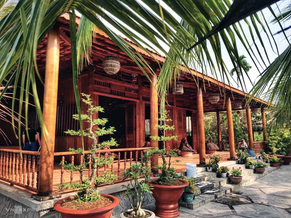 DAY 2: ISLAND CRAFTS & ORCHARD EXPLORATION | Ben Tre → Vinh Long → Can Tho (B/L/D)